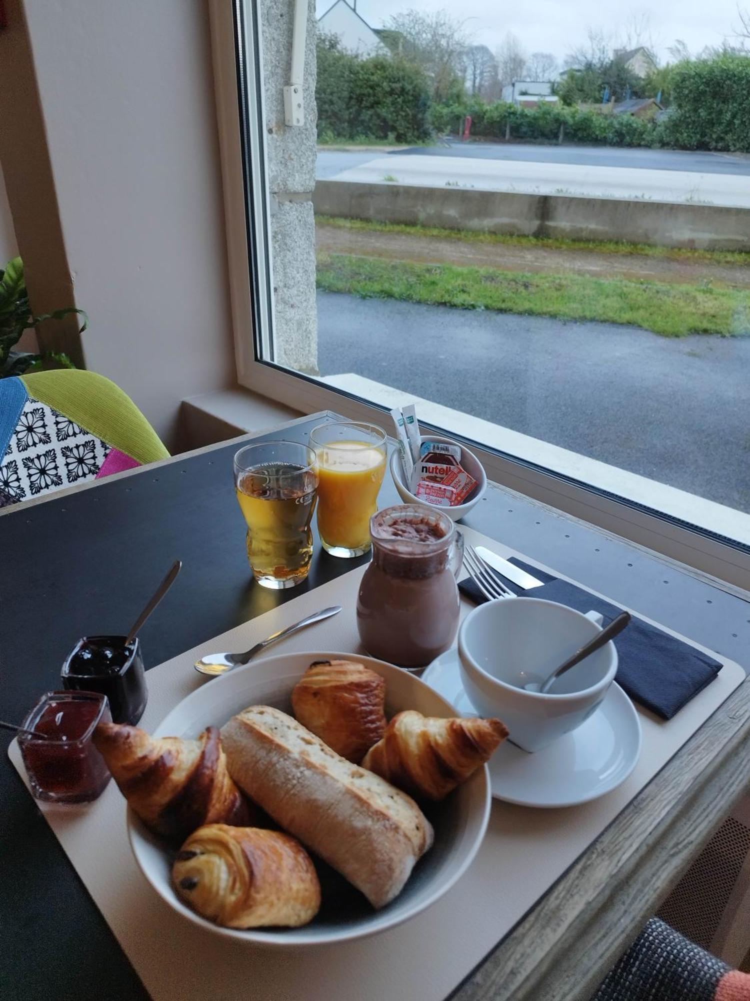 Logis Hotel Vannes Nord Le Clos Des Hortensias Locqueltas Екстериор снимка